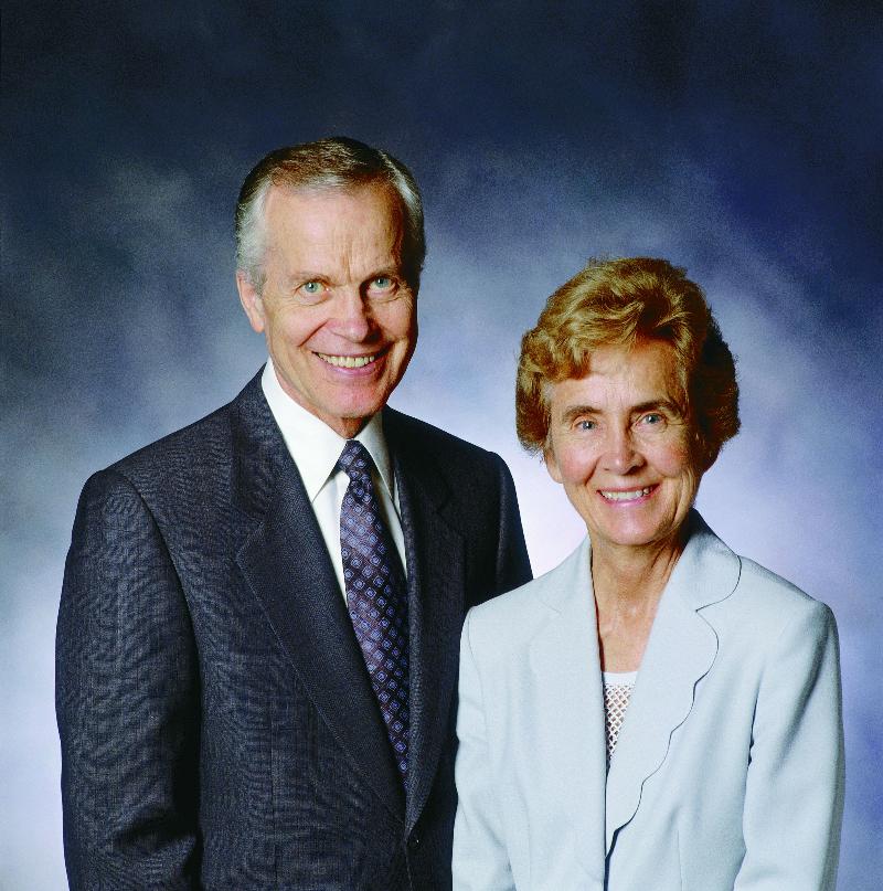 howard gimbel and wife.jpg